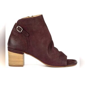 Vintage foundry Co. NWOB Sabrina open toe leather boot with block heel. size 9.5